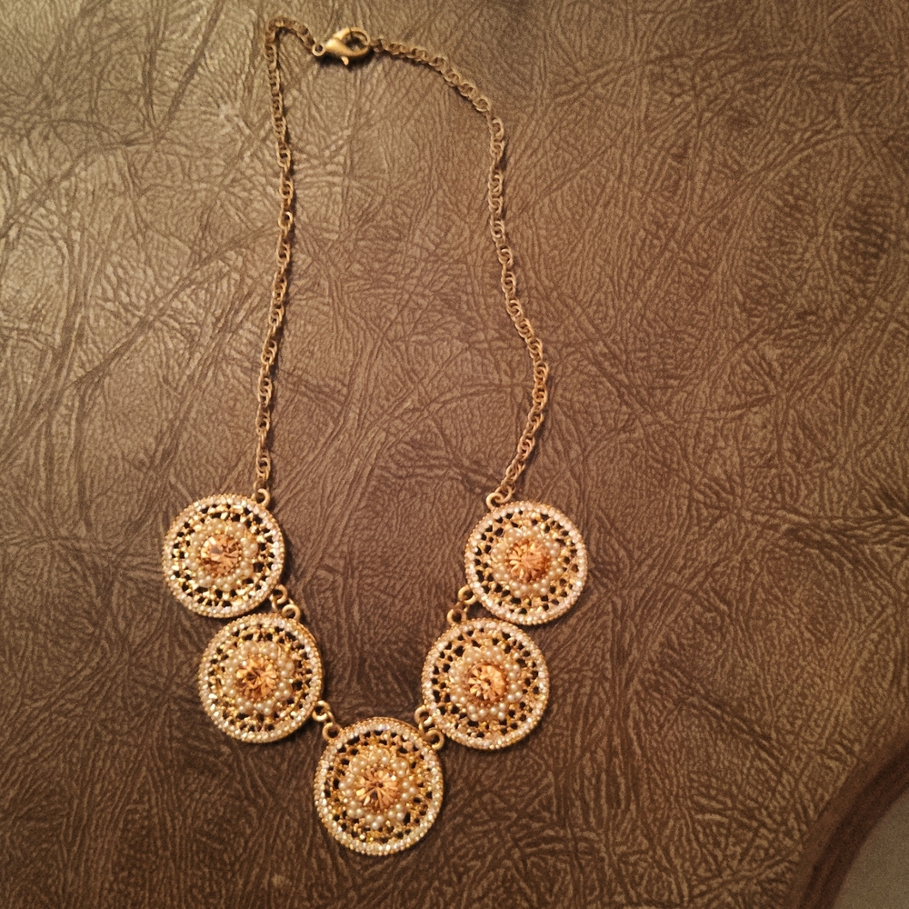 ☀️🌞Gold Tone Disks Necklace☀️🌞